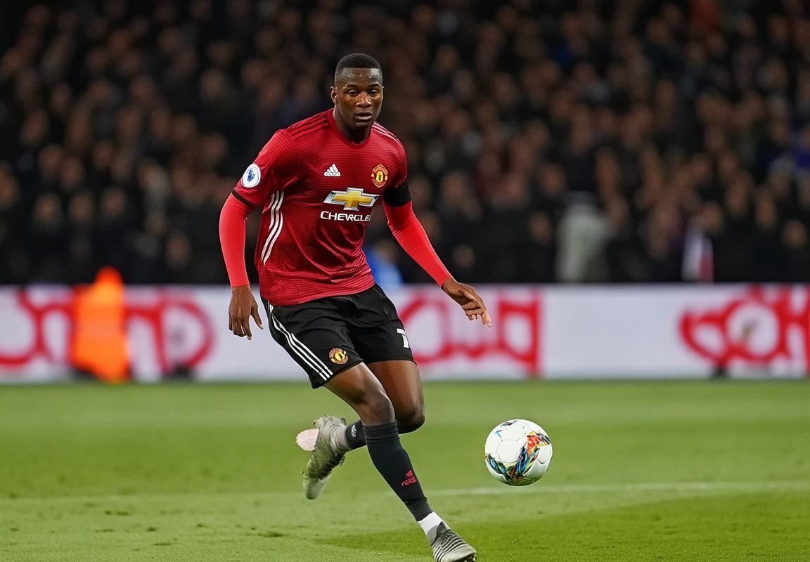 曼联4000万欧元报价奥斯梅恩，霍伊伦成潜在交易筹码签约会面进展揭秘